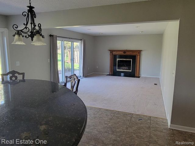 6927 Northpoint Drive, Troy, MI 48085
