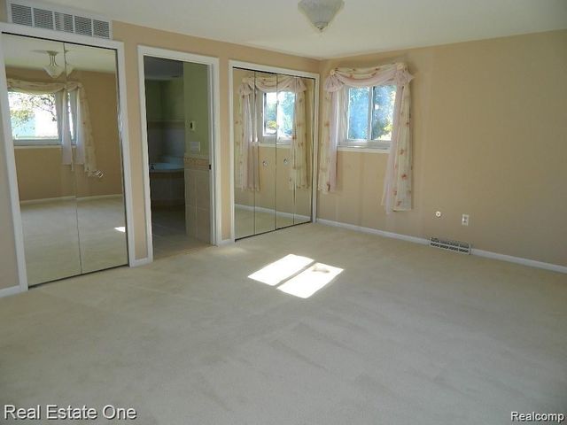 6927 Northpoint Drive, Troy, MI 48085