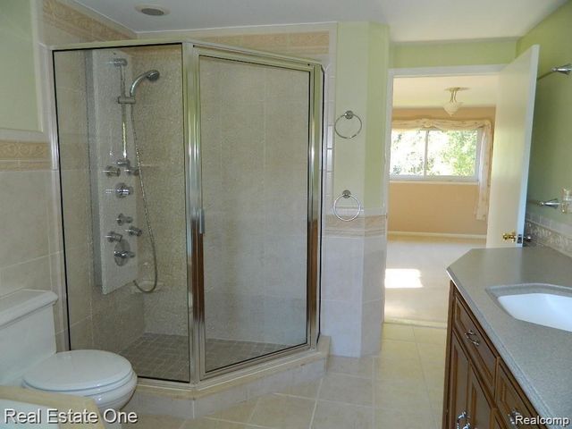 6927 Northpoint Drive, Troy, MI 48085