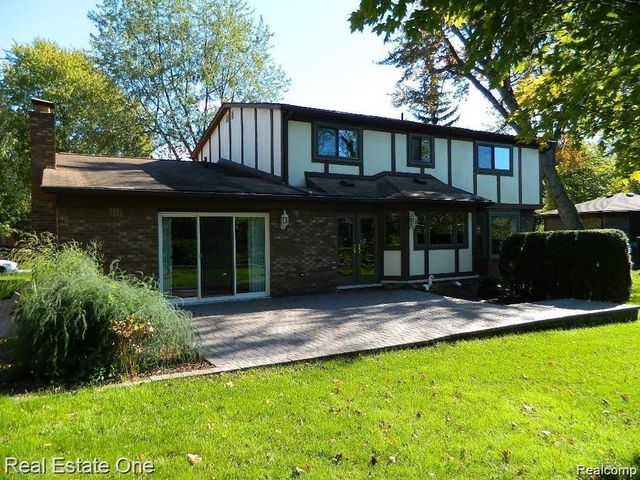 6927 Northpoint Drive, Troy, MI 48085