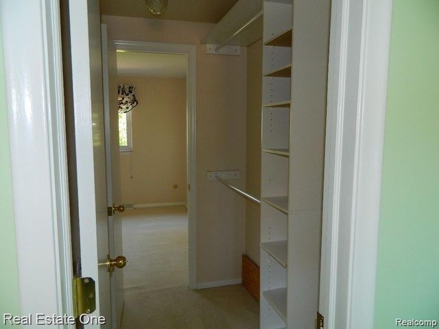 6927 Northpoint Drive, Troy, MI 48085