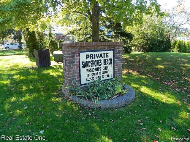 6927 Northpoint Drive, Troy, MI 48085