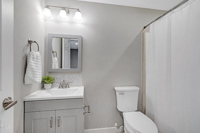 719 Shoals Lake Drive, Fuquay Varina, NC 27526