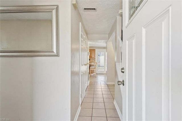 928 Chatsworth DR, Newport News, VA 23601