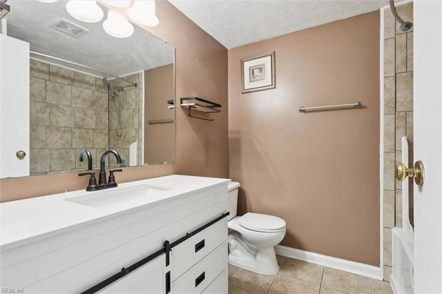 928 Chatsworth DR, Newport News, VA 23601