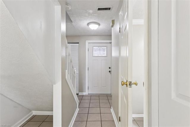 928 Chatsworth DR, Newport News, VA 23601