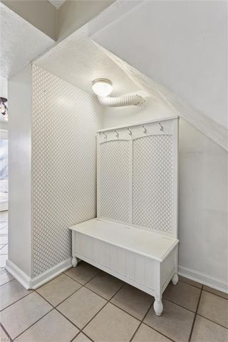 928 Chatsworth DR, Newport News, VA 23601