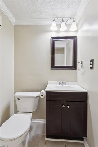 928 Chatsworth DR, Newport News, VA 23601