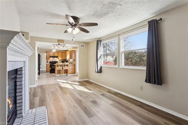 928 Chatsworth DR, Newport News, VA 23601