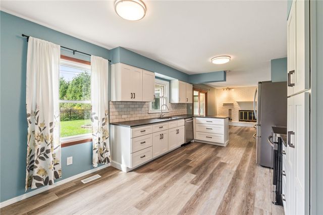 230 S Dorset Road, Troy, OH 45373