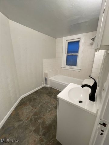 907 Rondel Road, Cleveland, OH 44110