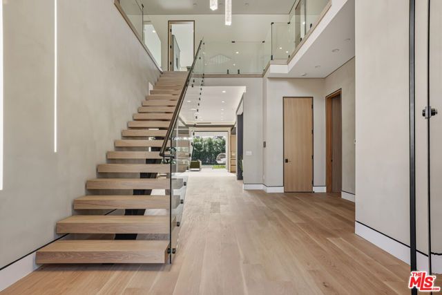 12952 Huston Street, Sherman Oaks, CA 91423
