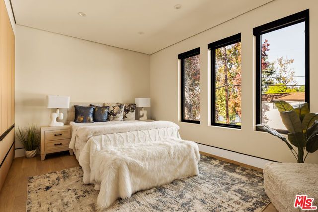 12952 Huston Street, Sherman Oaks, CA 91423