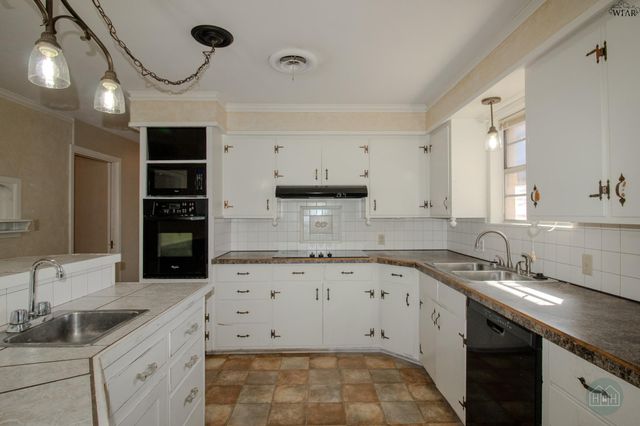 1728 WANDA DRIVE, Vernon, TX 76384