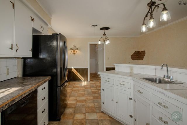 1728 WANDA DRIVE, Vernon, TX 76384