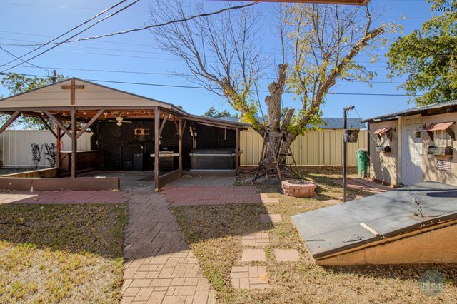 1728 WANDA DRIVE, Vernon, TX 76384