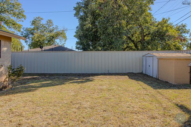 1728 WANDA DRIVE, Vernon, TX 76384