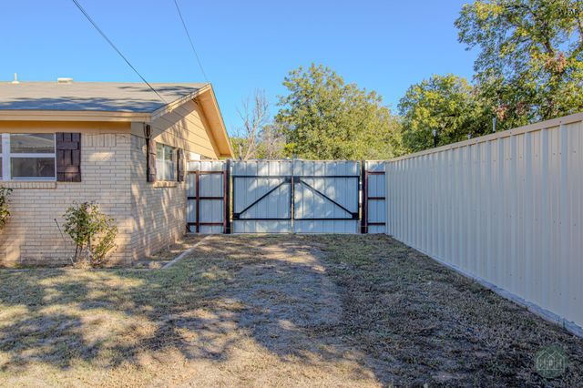 1728 WANDA DRIVE, Vernon, TX 76384