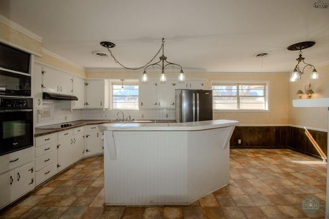 1728 WANDA DRIVE, Vernon, TX 76384