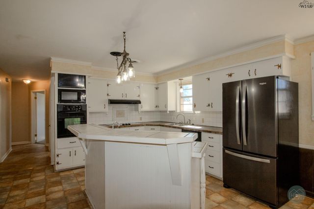 1728 WANDA DRIVE, Vernon, TX 76384