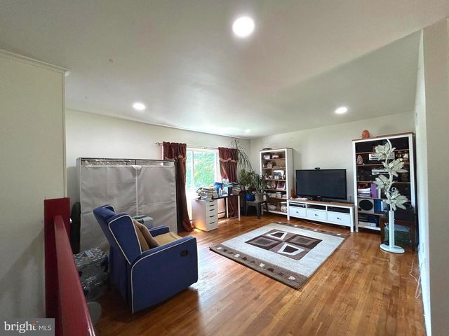 3422 BEAUMONT RD, Woodbridge, VA 22193