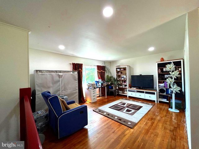 3422 BEAUMONT RD, Woodbridge, VA 22193
