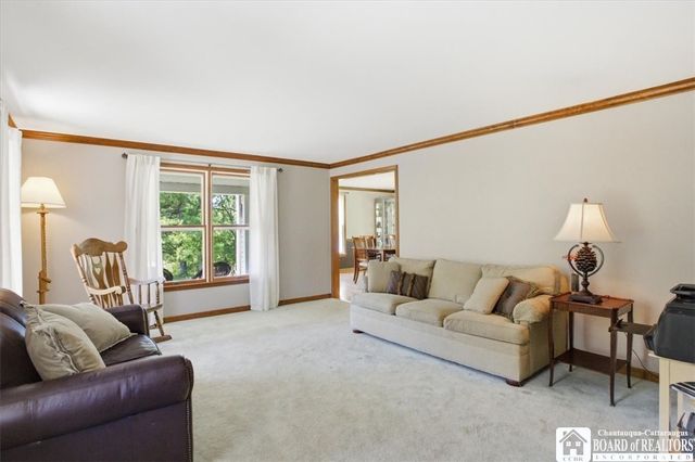 5343 Oakridge Drive, Hamburg, NY 14075