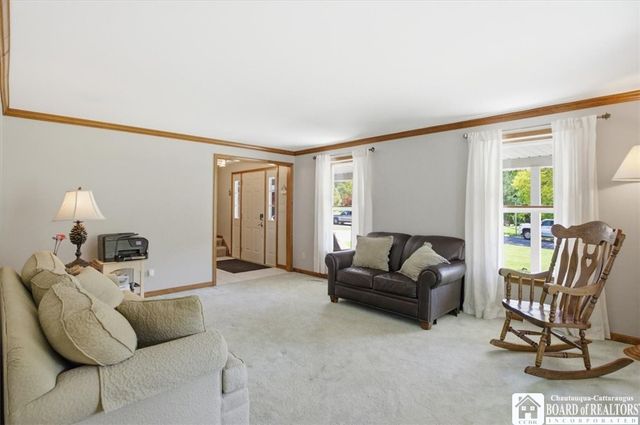 5343 Oakridge Drive, Hamburg, NY 14075