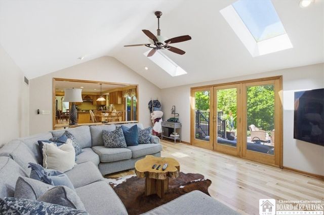 5343 Oakridge Drive, Hamburg, NY 14075