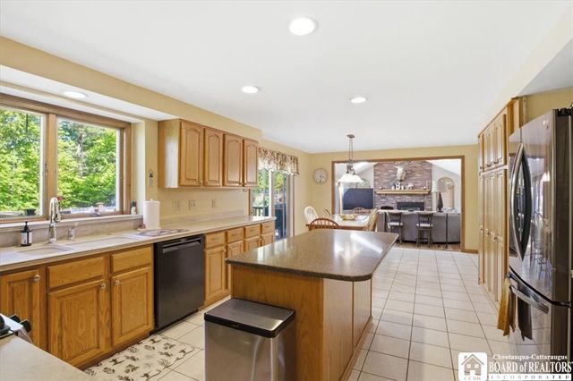 5343 Oakridge Drive, Hamburg, NY 14075
