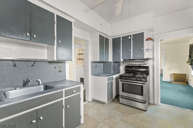 146 E 10Th Ave 2, Roselle Boro, NJ 07203