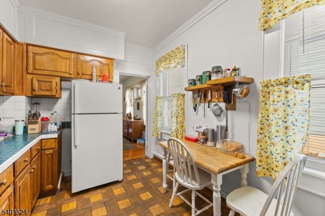 146 E 10Th Ave 2, Roselle Boro, NJ 07203