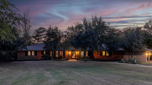 9405 Silver Lake Drive, Oklahoma City, OK 73162