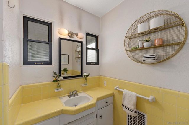 4405 New Hampshire St., San Diego, CA 92116