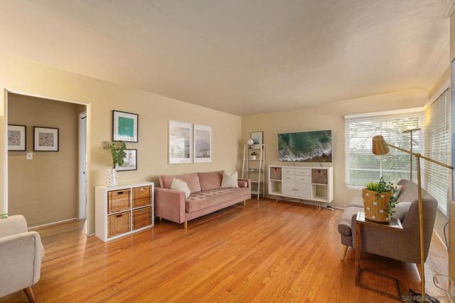 4405 New Hampshire St., San Diego, CA 92116