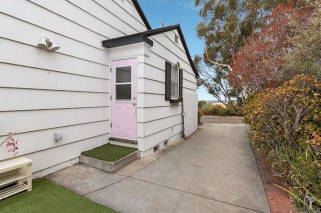 4405 New Hampshire St., San Diego, CA 92116