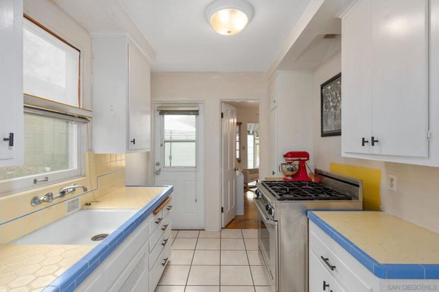 4405 New Hampshire St., San Diego, CA 92116