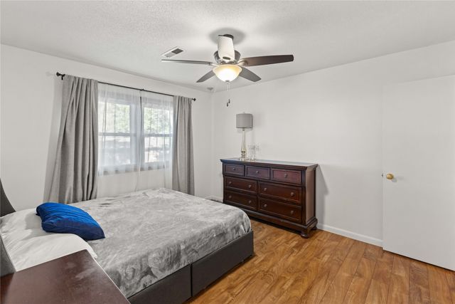 1900 50th Street 9, Des Moines, IA 50310