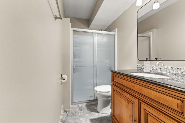 1900 50th Street 9, Des Moines, IA 50310