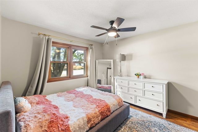 1900 50th Street 9, Des Moines, IA 50310