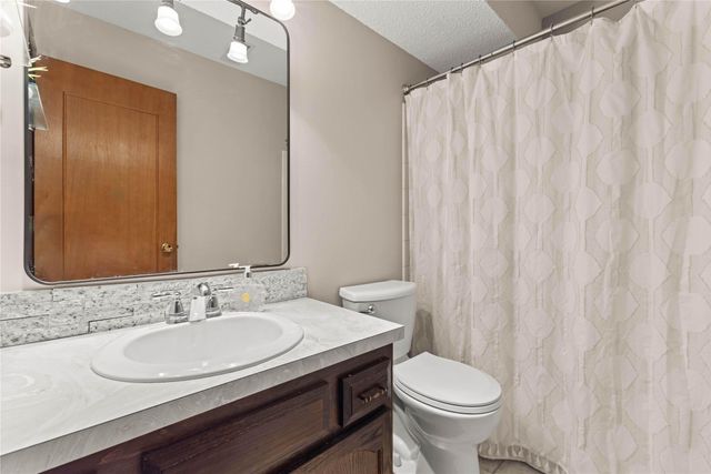 1900 50th Street 9, Des Moines, IA 50310