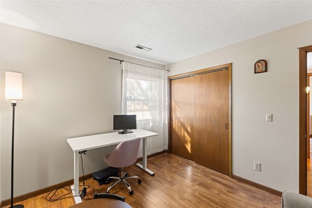 1900 50th Street 9, Des Moines, IA 50310