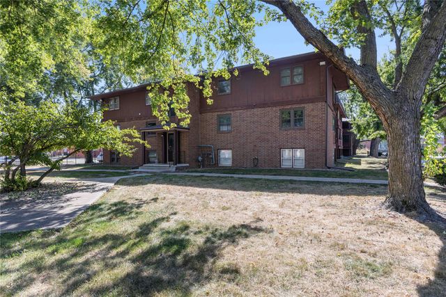 1900 50th Street 9, Des Moines, IA 50310