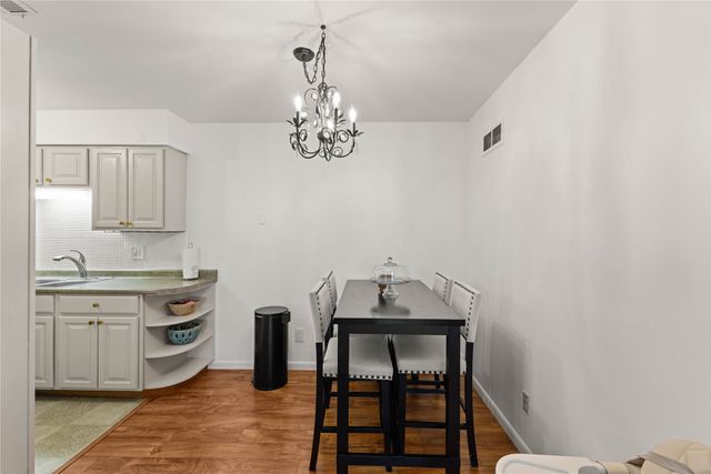 1900 50th Street 9, Des Moines, IA 50310