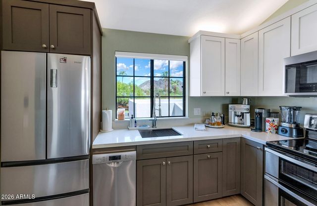 2939 E Rose Lane, Phoenix, AZ 85016