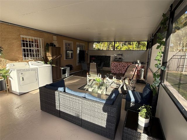 840 NW 130th St, North Miami, FL 33168