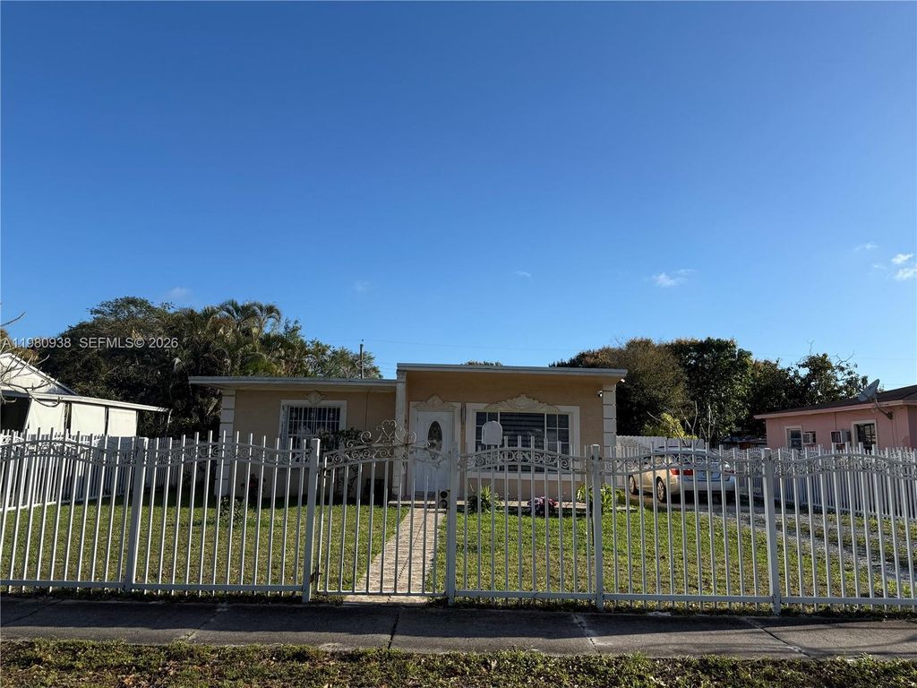 840 NW 130th St, North Miami, FL 33168