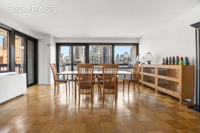 300 E 59th St Apt 705, New York City, NY 10022