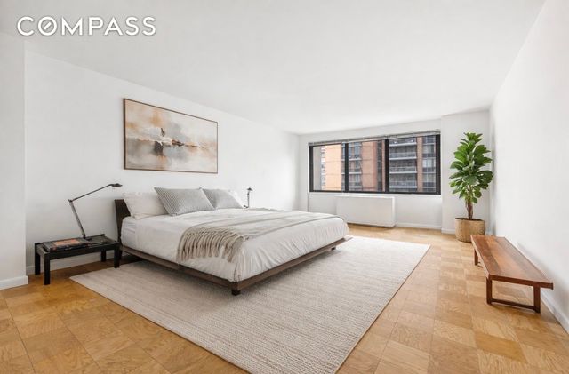 300 E 59th St Apt 705, New York City, NY 10022