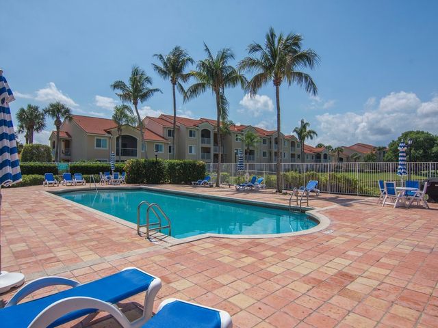 1650 N 42nd Circle 109, Vero Beach, FL 32967